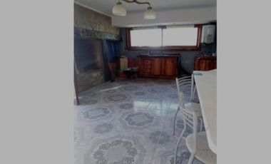 VENDO CASA 7 AMB CON PISCINA