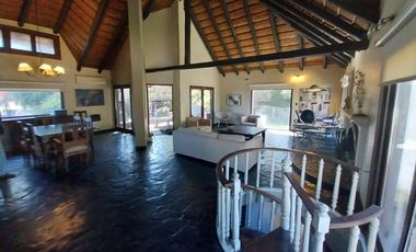 Excelentísima Casa- Quinta En Venta, La Coyunda 2600, Ituzaingó.