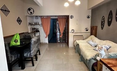 VENTA - TAPIALES - LINDO PH CON PATIO QUINCHO y GARAJE