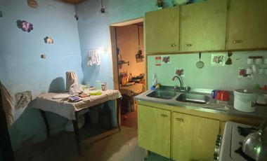 VENTA CASA AMERICANA A RECICLAR EN MORÓN