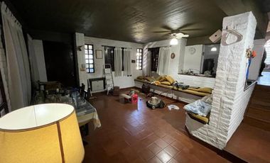 CHALET DE 7 AMBIENTES EN ALQUILER