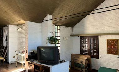 CHALET DE 7 AMBIENTES EN ALQUILER