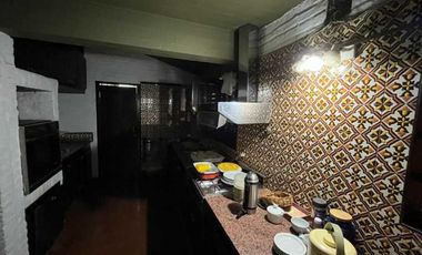 CHALET DE 7 AMBIENTES EN ALQUILER