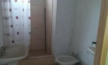 BLOCK EN VENTA DE 3 LOCALES + 5 DEPARTAMENTOS - ITUZAINGO