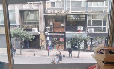 Local Doble Altura, a Metros de Avenida Corrientes - Excelente