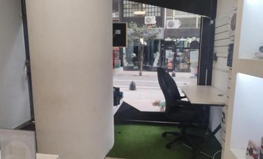 Local Doble Altura, a Metros de Avenida Corrientes - Excelente