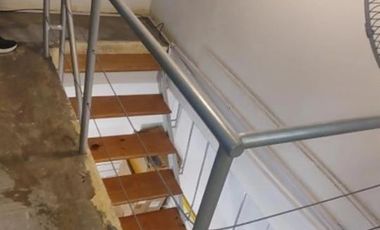 Local Doble Altura, a Metros de Avenida Corrientes - Excelente