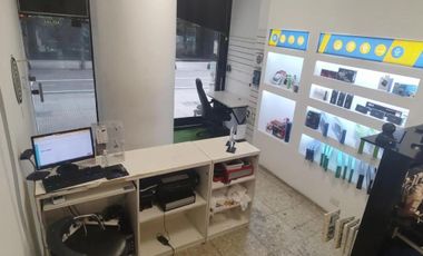 Local Doble Altura, a Metros de Avenida Corrientes - Excelente