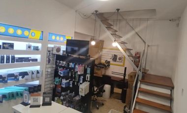 Local Doble Altura, a Metros de Avenida Corrientes - Excelente