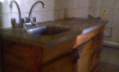 Departamento en ALQUILER APTO PROFESIONAL en primer piso por escalera en Glew Centro.