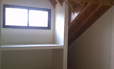 Departamento en ALQUILER APTO PROFESIONAL en primer piso por escalera en Glew Centro.