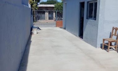 Venta a Estrenar Galpón 260m2 oficina 60m2 pérgola triple 40m2 Escritura en Villa Adela U$S95.000.