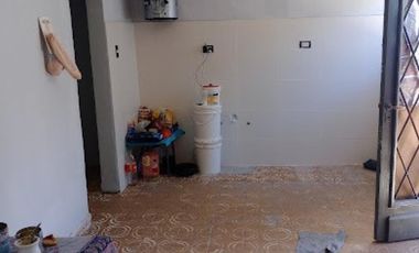Venta a Estrenar Galpón 260m2 oficina 60m2 pérgola triple 40m2 Escritura en Villa Adela U$S95.000.