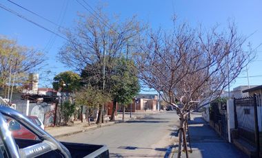 Venta a Estrenar Galpón 260m2 oficina 60m2 pérgola triple 40m2 Escritura en Villa Adela U$S95.000.