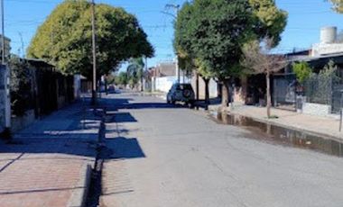 Venta a Estrenar Galpón 260m2 oficina 60m2 pérgola triple 40m2 Escritura en Villa Adela U$S95.000.