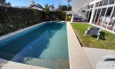 Impecable Casa 5 Ambientes En Alquiler, Bagnat 1100, Ituzaingó