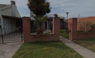 VENDO CHALET 4 AMB EN BARRIO HIPODROMO