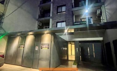 EXCELENTE COCHERA EN CASEROS - TRES DE FEBRERO