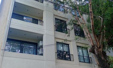 Venta DOS AMBIENTES con balcón Edificio de Categoría