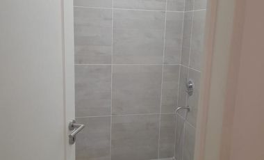 Venta DOS AMBIENTES con balcón Edificio de Categoría