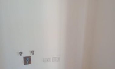 Venta DOS AMBIENTES con balcón Edificio de Categoría
