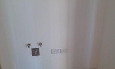Venta DOS AMBIENTES con balcón Edificio de Categoría