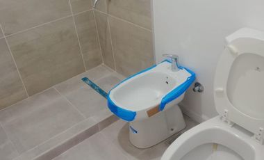 Venta DOS AMBIENTES con balcón Edificio de Categoría