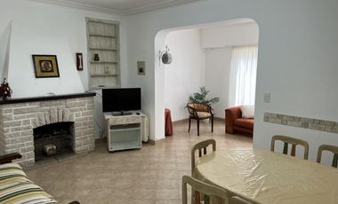 Hermosa Casa de 4 Ambientes + dep.