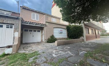 Hermosa Casa de 4 Ambientes + dep.