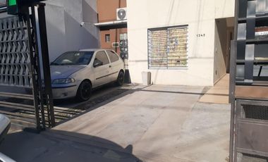 DEPARTAMENTO DE 2 AMBIENTES CON COCHERA - MORON