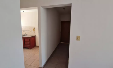 Chilavert, Primer Piso Al Frente, Muy Buen Estado