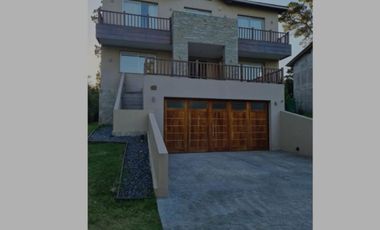 VENDO CASA 4 AMB CON PISCINA