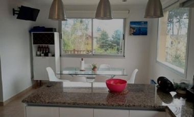 VENDO CASA 4 AMB CON PISCINA