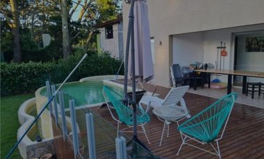 VENDO CASA 4 AMB CON PISCINA