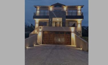 VENDO CASA 4 AMB CON PISCINA