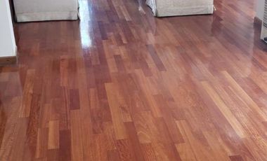 Chalet 5 Amb. con Cochera - IMPECABLE