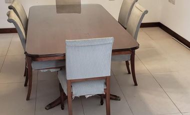 Chalet 5 Amb. con Cochera - IMPECABLE