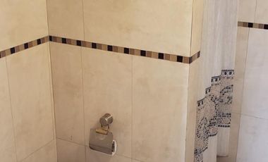 Chalet 5 Amb. con Cochera - IMPECABLE