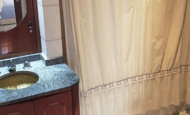 Chalet 5 Amb. con Cochera - IMPECABLE