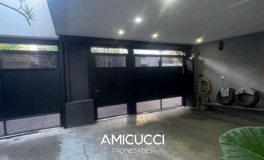 Excelente Casa De 5 Ambientes En Una Zona Privilegiada De Villa Del Parque