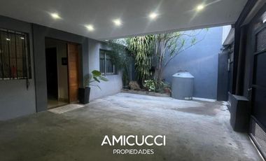 Excelente Casa De 5 Ambientes En Una Zona Privilegiada De Villa Del Parque