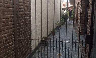 VENDO Chalet 5 amb c/fondo libre s/lote 10 x 45 Quincho Fondo libre Garaje 2 autos