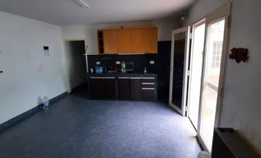 Amplia casa multifamiliar en venta