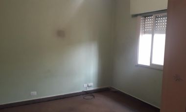 SAN JUSTO (CENTRO) DEPTO. 4  AMBIENTES con balcon y patio