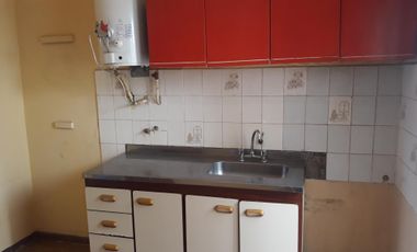 SAN JUSTO (CENTRO) DEPTO. 4  AMBIENTES con balcon y patio