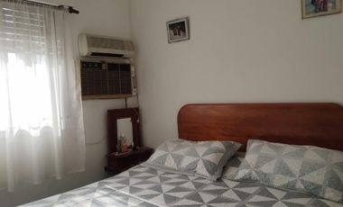 EXCELENTES PROPIEDADES  DE 3 AMBIENTES UNA AL FRENTE Y OTRA AL FONDO. CON ENTRADA DE AUTOS Y PATIO.