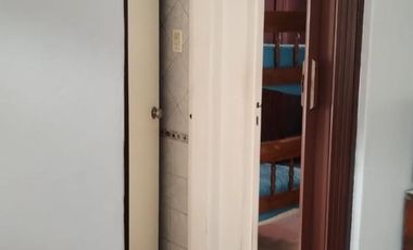 EXCELENTES PROPIEDADES  DE 3 AMBIENTES UNA AL FRENTE Y OTRA AL FONDO. CON ENTRADA DE AUTOS Y PATIO.