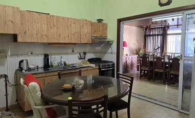 Muy Buena Propiedad, Amplio Fondo Libre, Excelente Zona