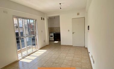 DEPARTAMENTO 2 AMB EN CASEROS - TRES DE FEBRERO