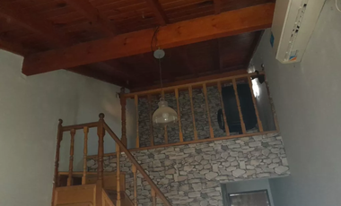 Casa 5 ambientes con fondo y pileta